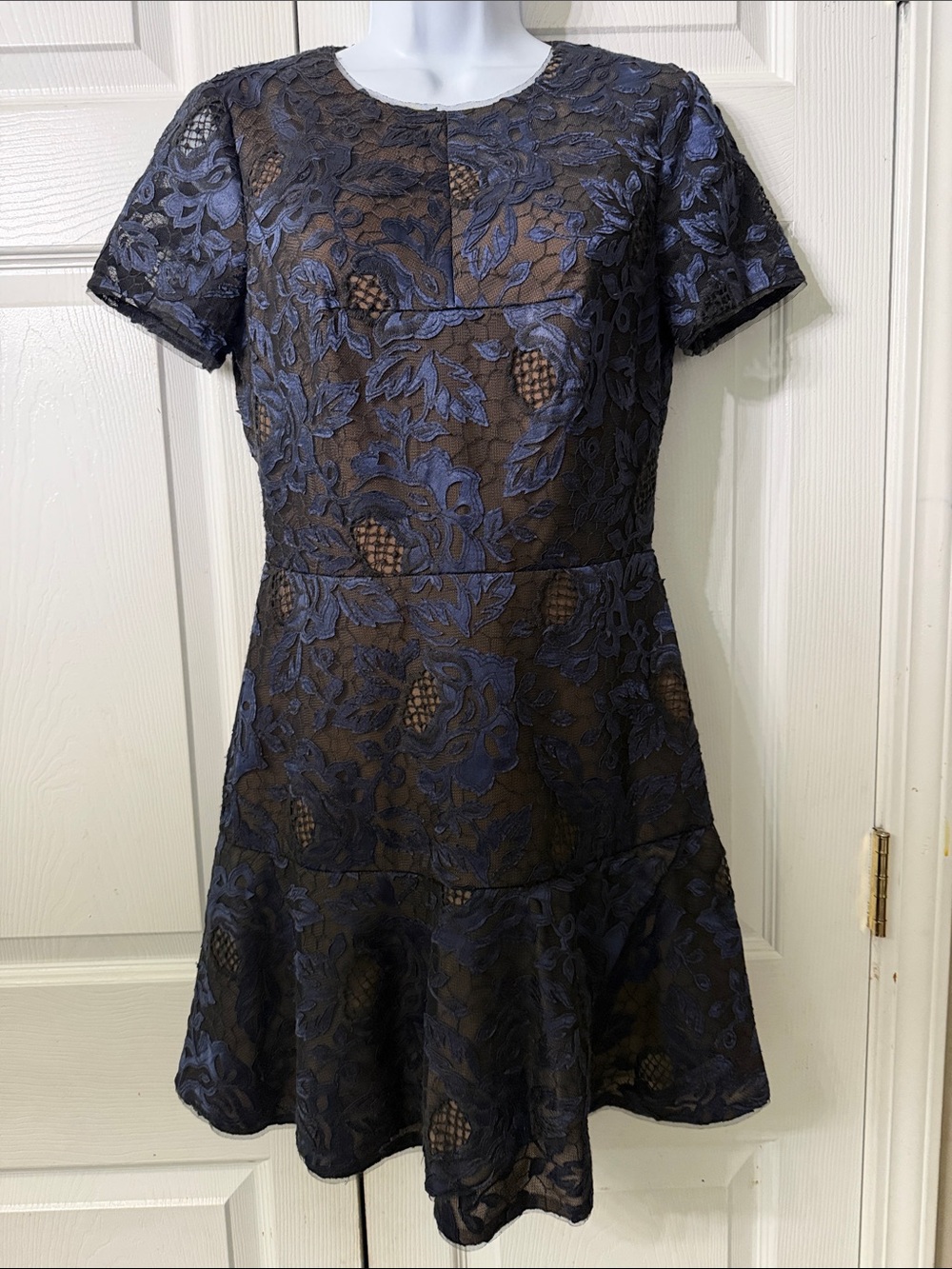 BCBGMaxazria Elegant Navy Lace Fit-and-Flare Dress Sz 04 NWOT